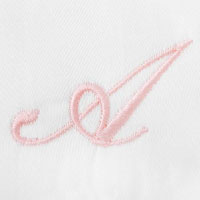 ピンクのアルファベット刺繍見本