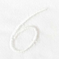 オフホワイトの数字刺繍見本